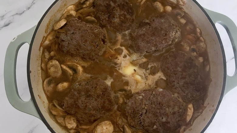 salisbury steak patties in sauce