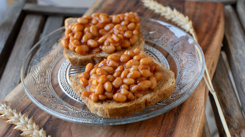 Baked beans on toast