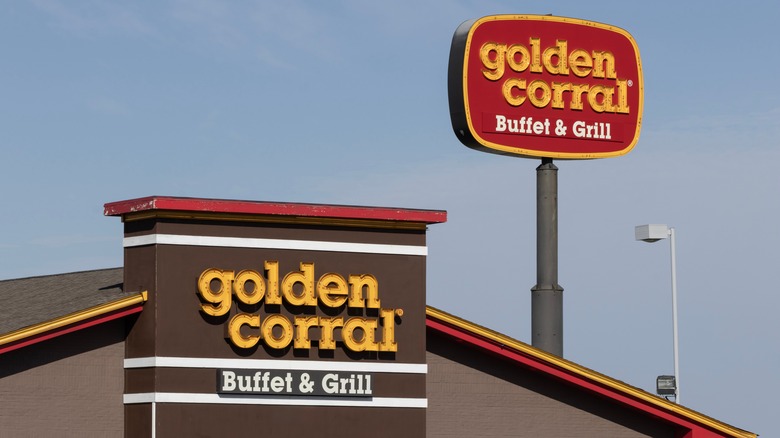 Golden Corral store exterior