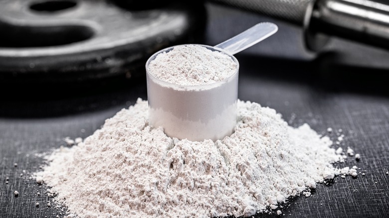 measuring cup with flour