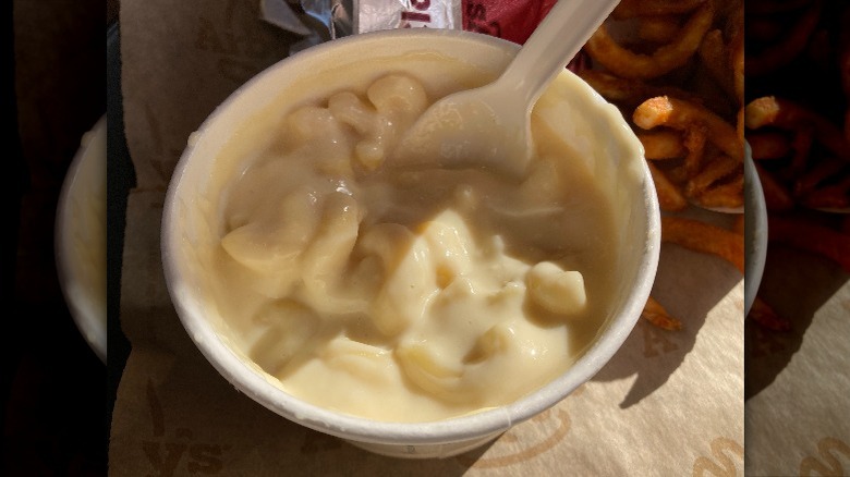 Arby's mac and cheese dish