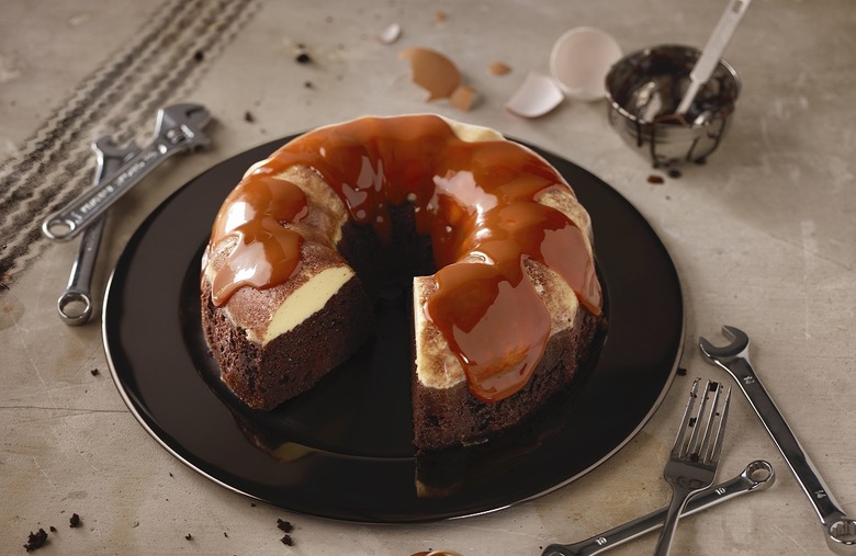 Ring-shaped cake