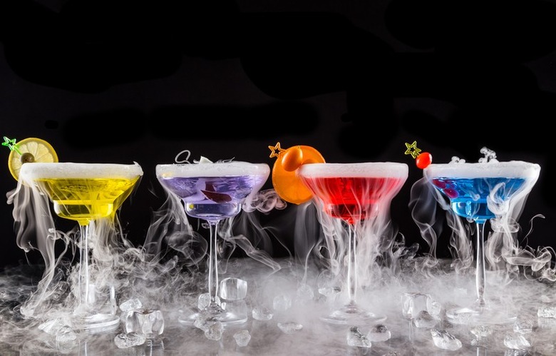 Serve Drinks With Dry Ice