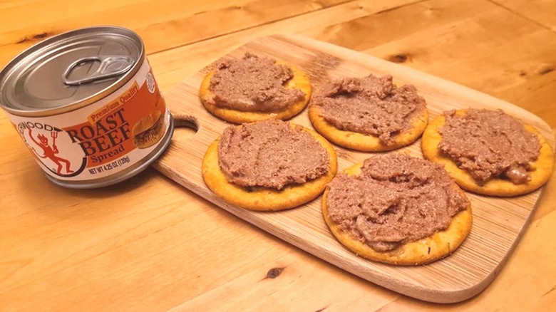 Can of Underwood roast beef spread and crackers with spread