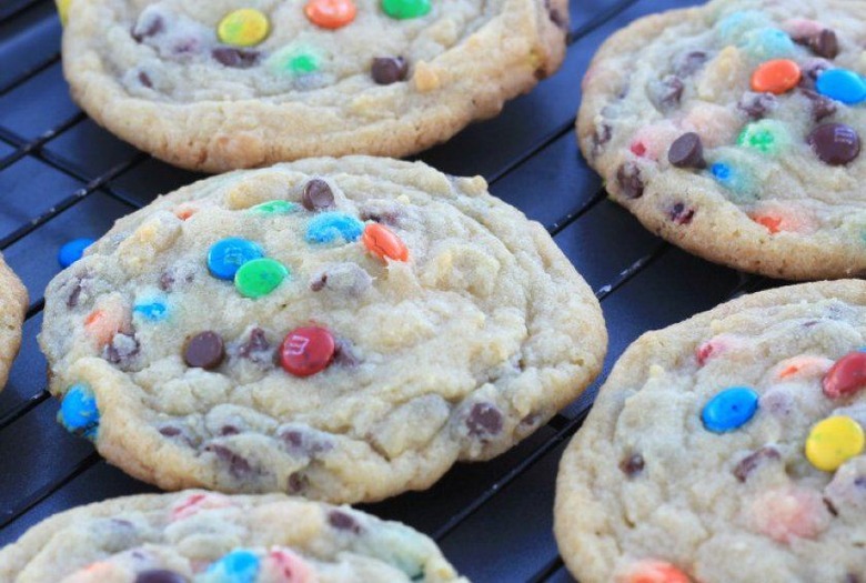 Soft Batch Mini M&M's Chocolate Chip Cookies