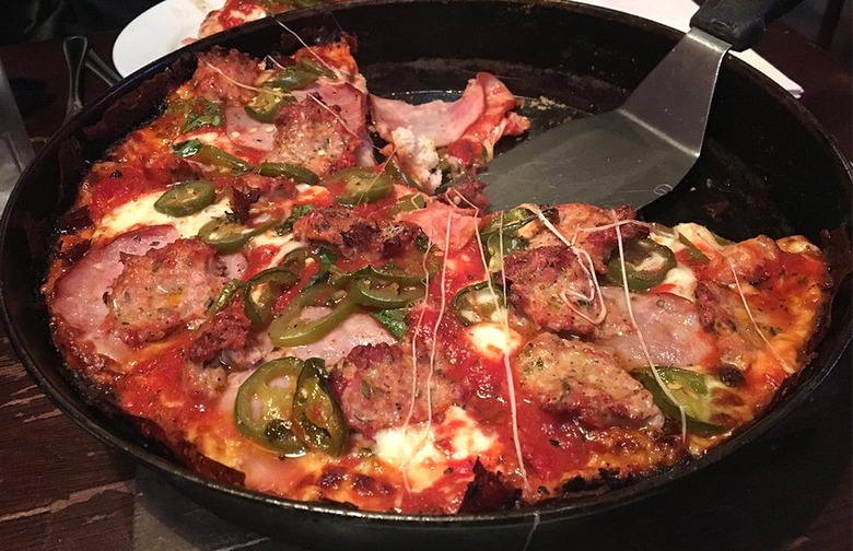 #24 Deep Dish, Pequod's (Chicago, Illinois)