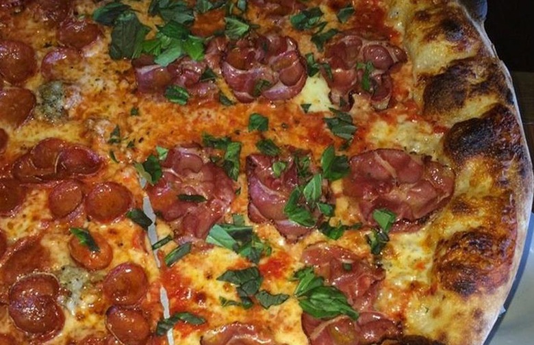 #25 Apizza Amore, Apizza Scholls (Portland, Oregon)