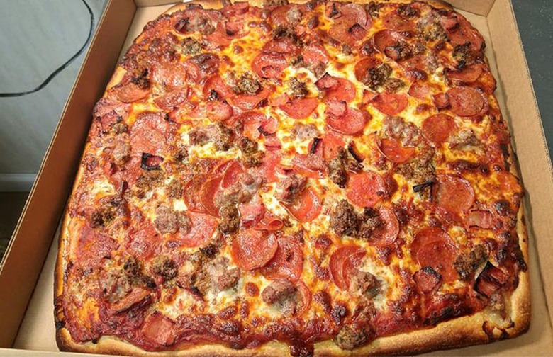 #32 Sicilian, Santillo's Brick Oven Pizza (Elizabeth, New Jersey)