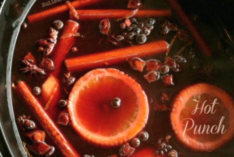 Slow-Cooker Drinks and Cocktails 