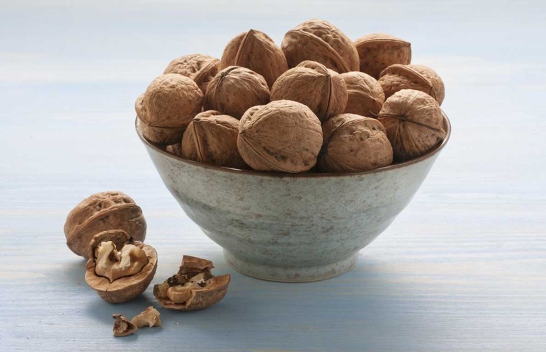  Nuts