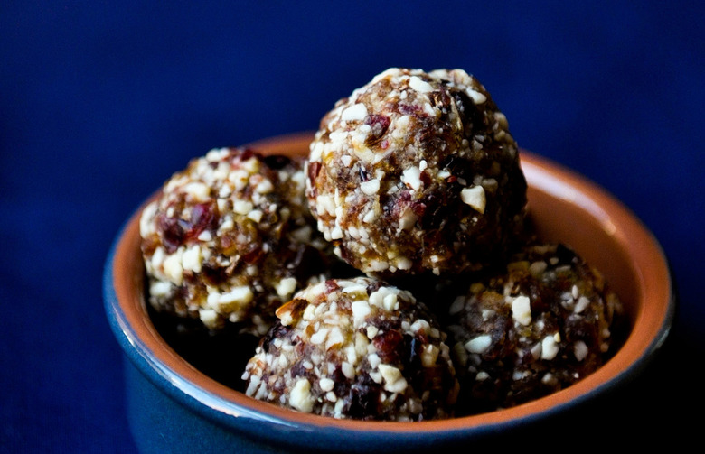 Easy No-Bake Chocolate Peanut Butter Bars