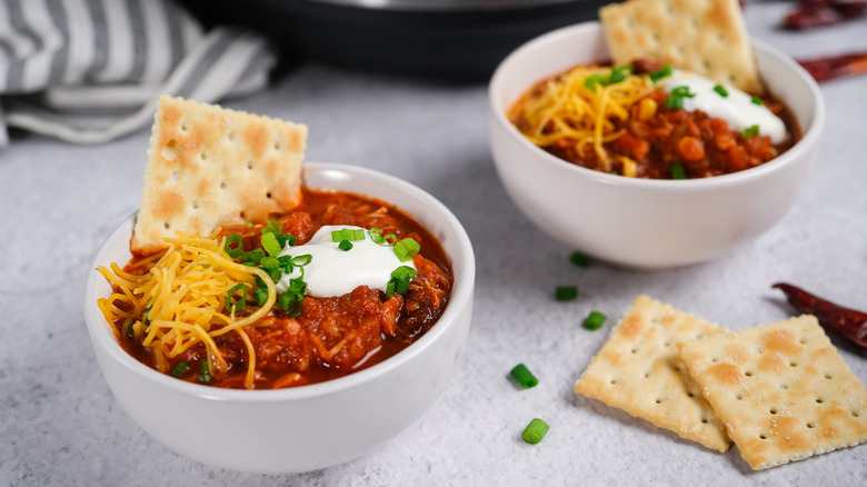 Chili with various toppings