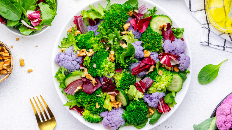 Broccoli salad with radicchio and red onion