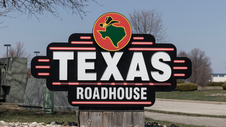 Texas Roadhouse sign