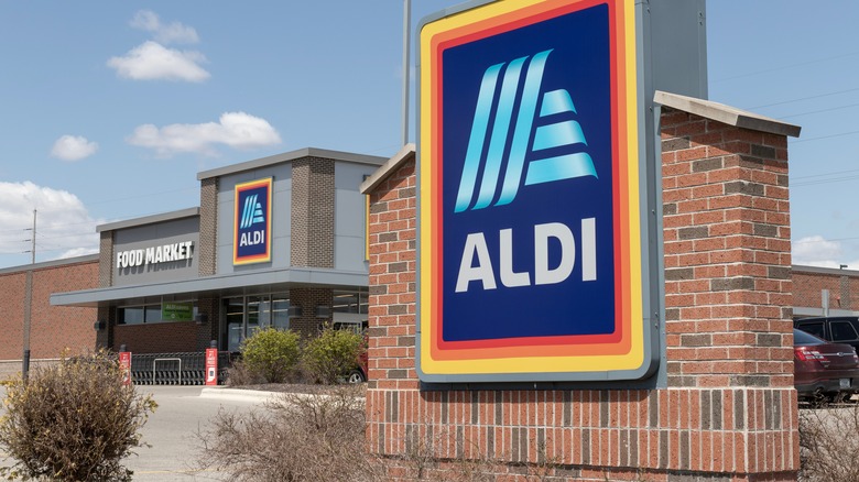 Aldi storefront