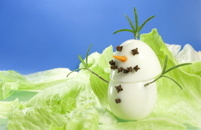 Hard-Boiled-Egg Snowman