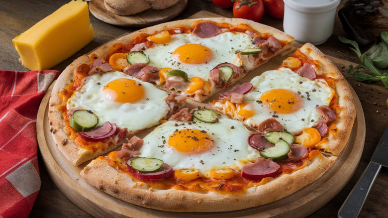 Breakfast pizza