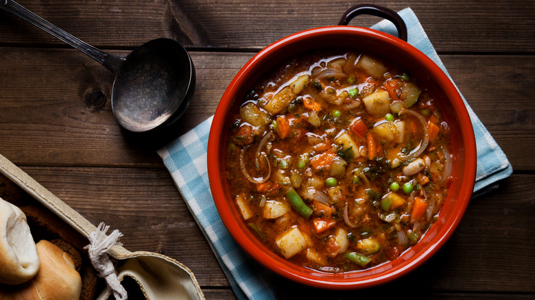 bowl of minestrone soup