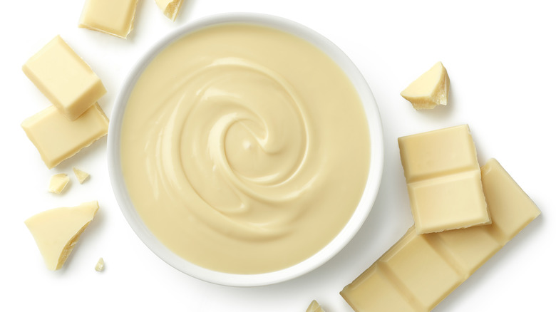 Solid and melted white chocolate