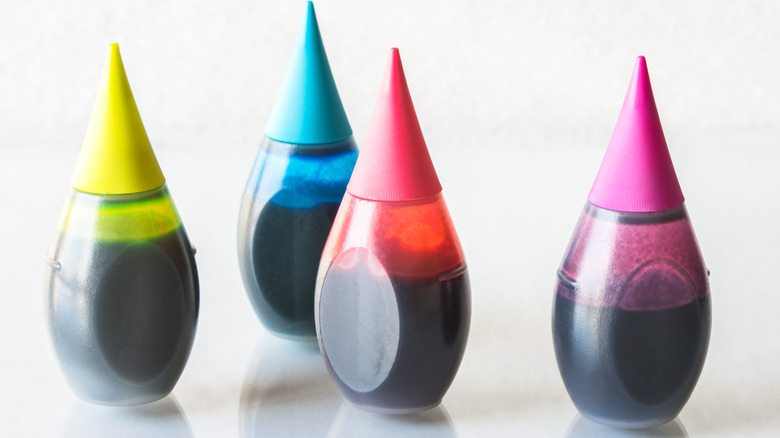 bottles of liquid food coloring