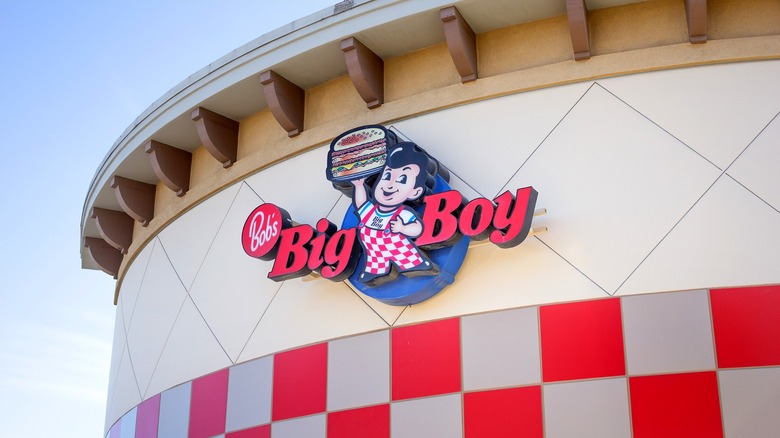 A Big Boy location building and exterior signage