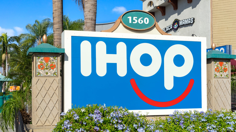 IHOP street signage