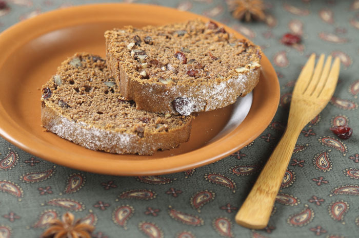 12 Classic Christmas Cakes from Around the World