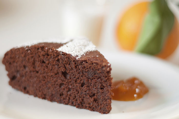 12 Classic Christmas Cakes from Around the World