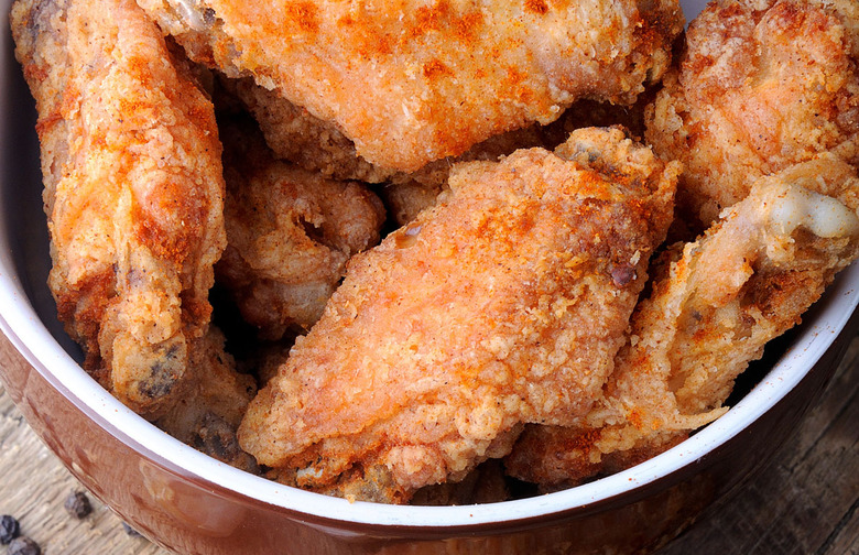 Avocado Chipotle Chicken Wings Recipe                          