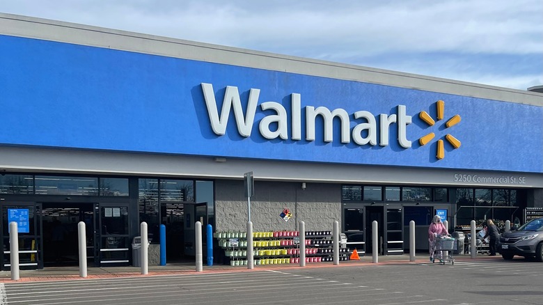 Walmart store