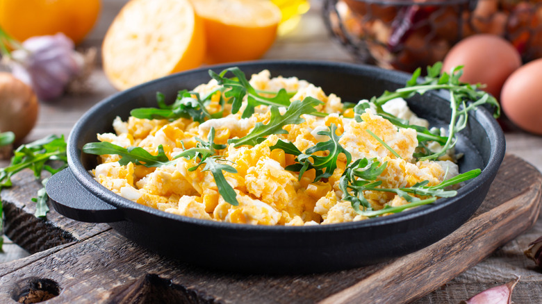 Scrambled eggs in cast iron