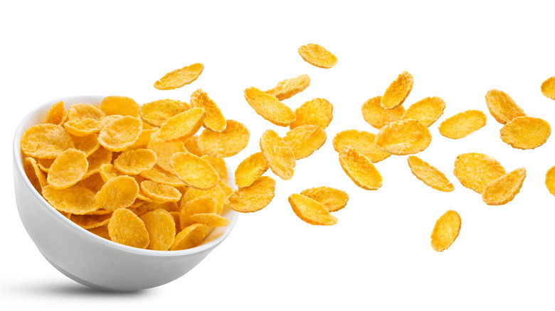 Corn flakes in bowl