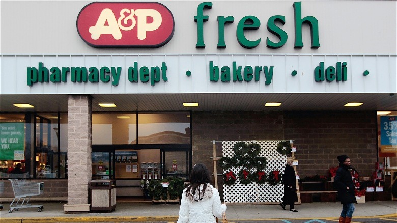 A&P grocery store exterior