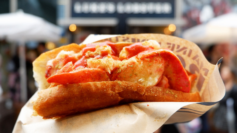 Luke's Lobster lobster roll