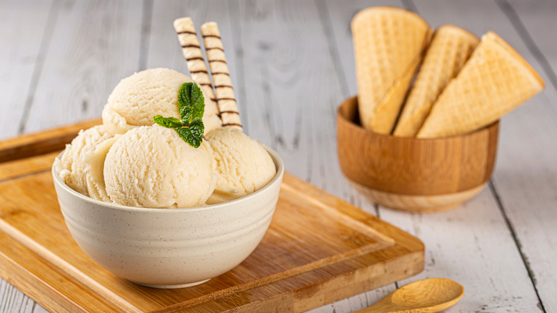 vanilla ice cream balls