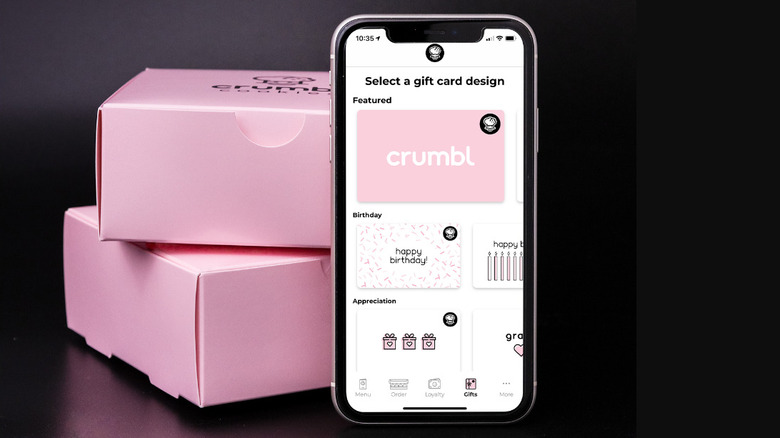 Crumbl app and boxes