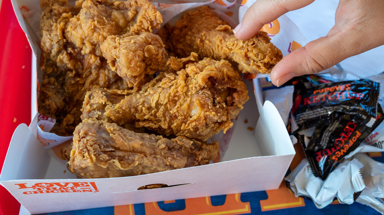 Popeyes chicken in box