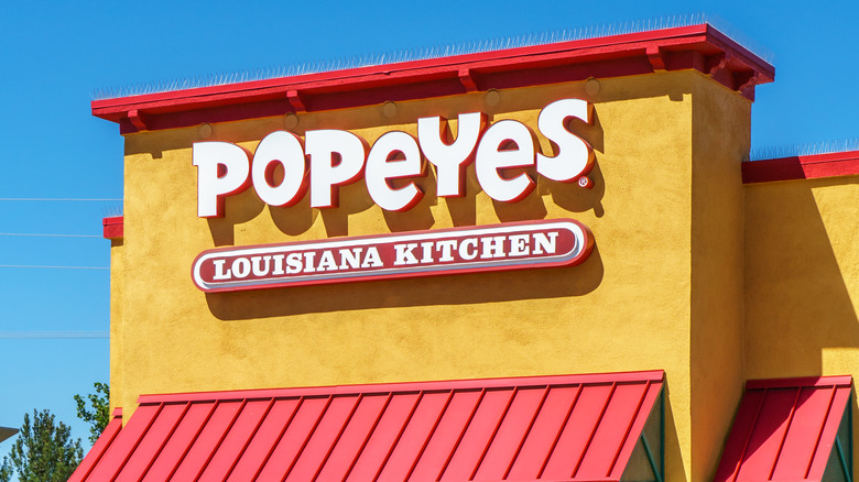 Popeyes restaurant exterior