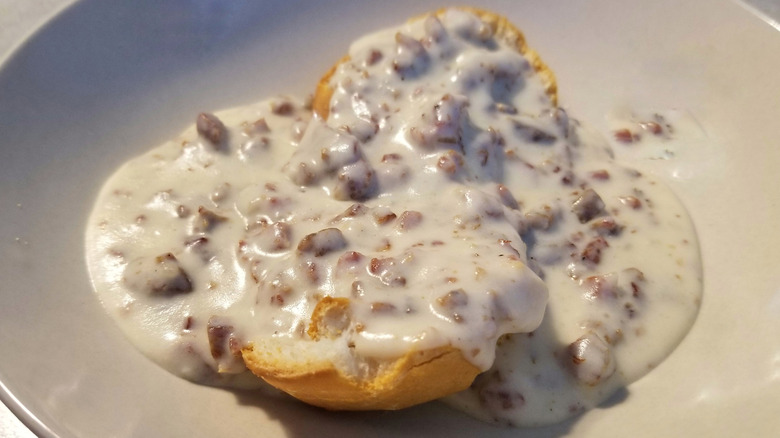 Biscuits with sausage gravy