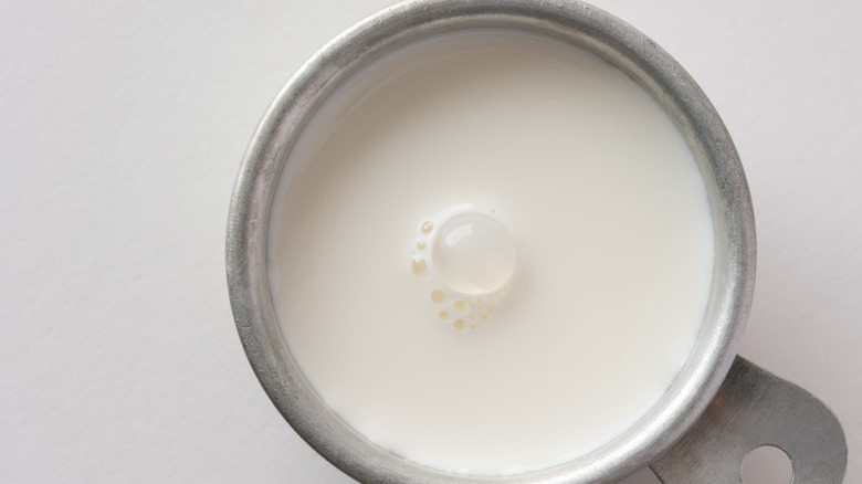 heavy cream in cup