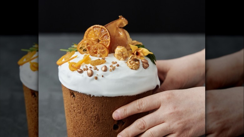 cake with dried fruit 