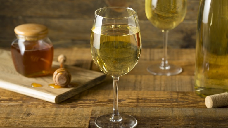 glasses of mead and honey