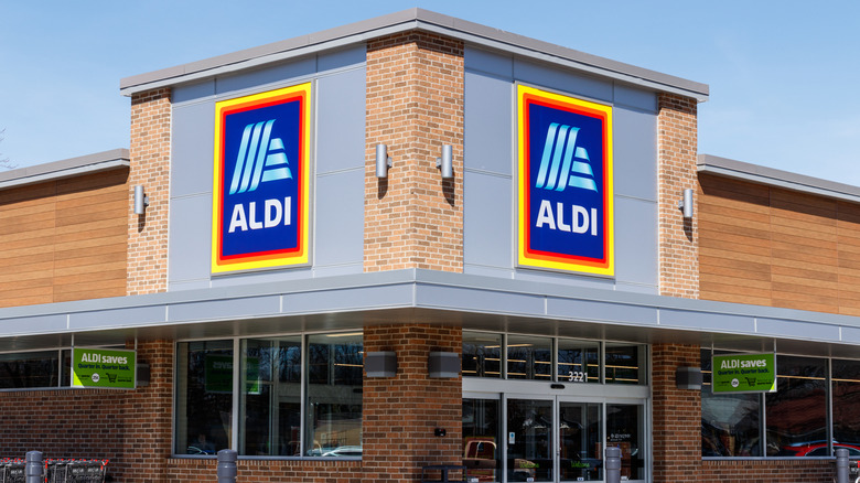 view from the outside of an Aldi.