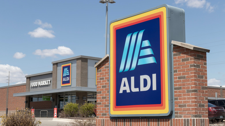 The entrance sign at an Aldi store