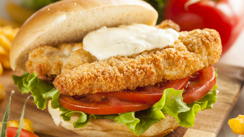 Fried fish sandwich