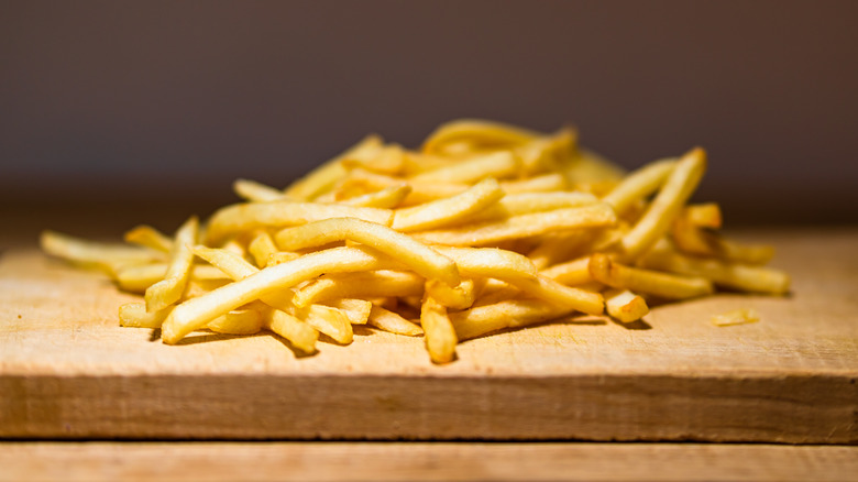 Shoestring fries
