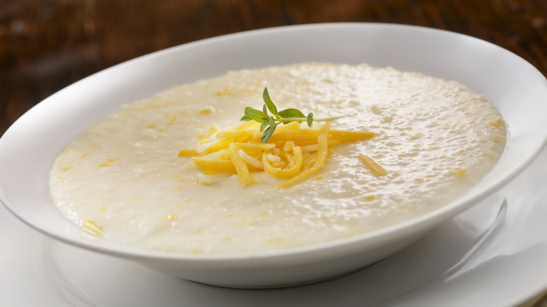 bowl of cheese grits