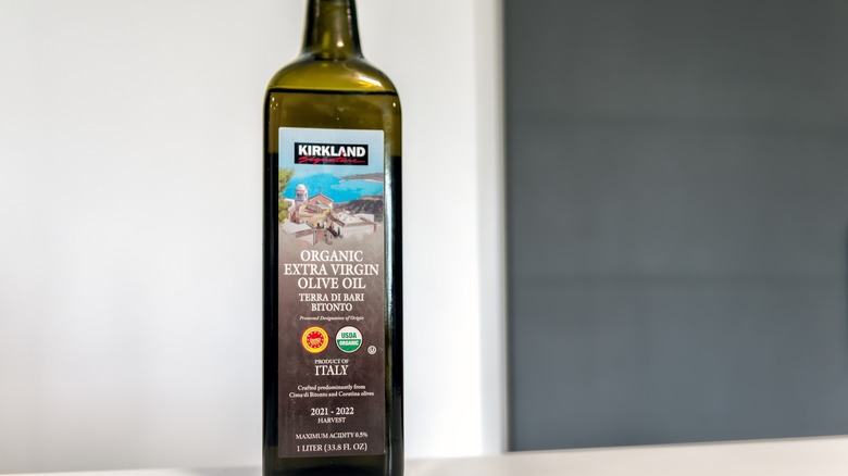 Bottle of Kirkland Signature Organic Extra Virgin Olive Oil Terra Di Bari Bitonto P.D.O.