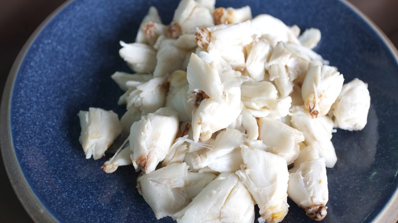 crab meat in blue bowl