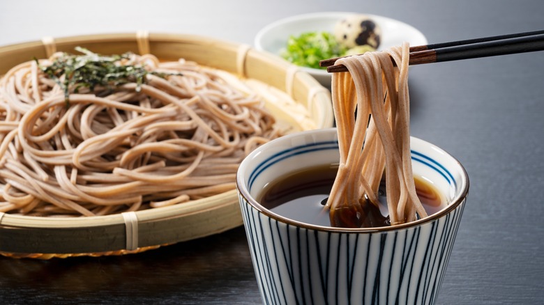 Soba noodles with soy sauce